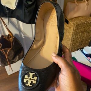 Authentic Black leather Tory Burch flats size 8 woman like New